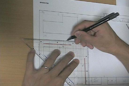 各階平面図をボールペンで清書する②
