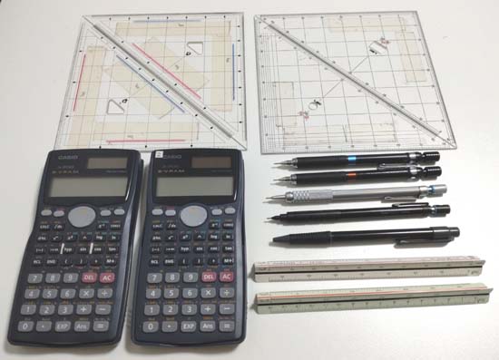 土地家屋調査士のおすすめ三角定規・ボールペン・三角スケール・コンパス